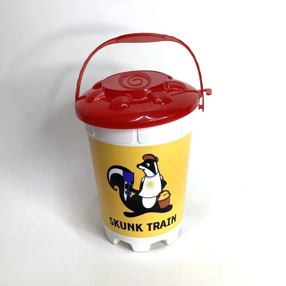 Whirley Drink Works Plastic bucket Skunk Train  Reusable Keep Sake 64 oz‎ USA